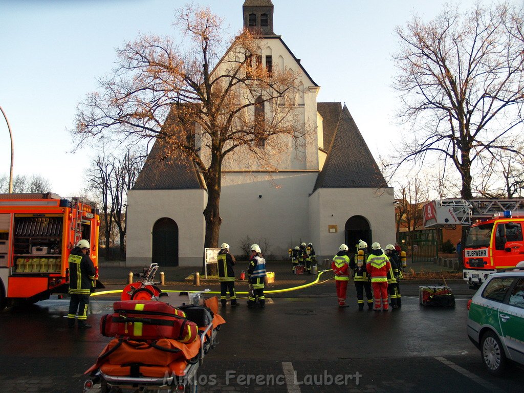 Brand in Kirche Koeln Muelheim Tiefenthalstr   P06.JPG